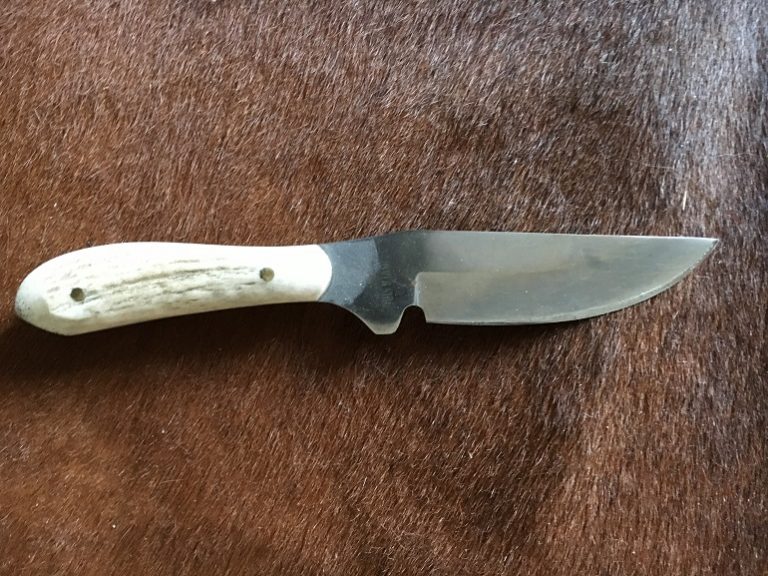 9 Best Skinning Knife Make Your Hunting Enjoyable!