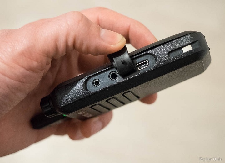 does series 3 have walkie talkie